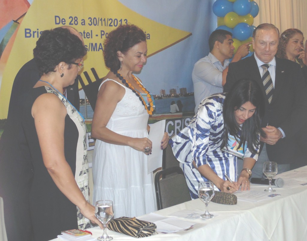  O momento da Posse: A Deputada Estadual por Rondônia, Glaucione Rodrigues é empossada Presidente do movimento PSDC Mulher. (Foto: Assessoria de Imprensa PSDC)