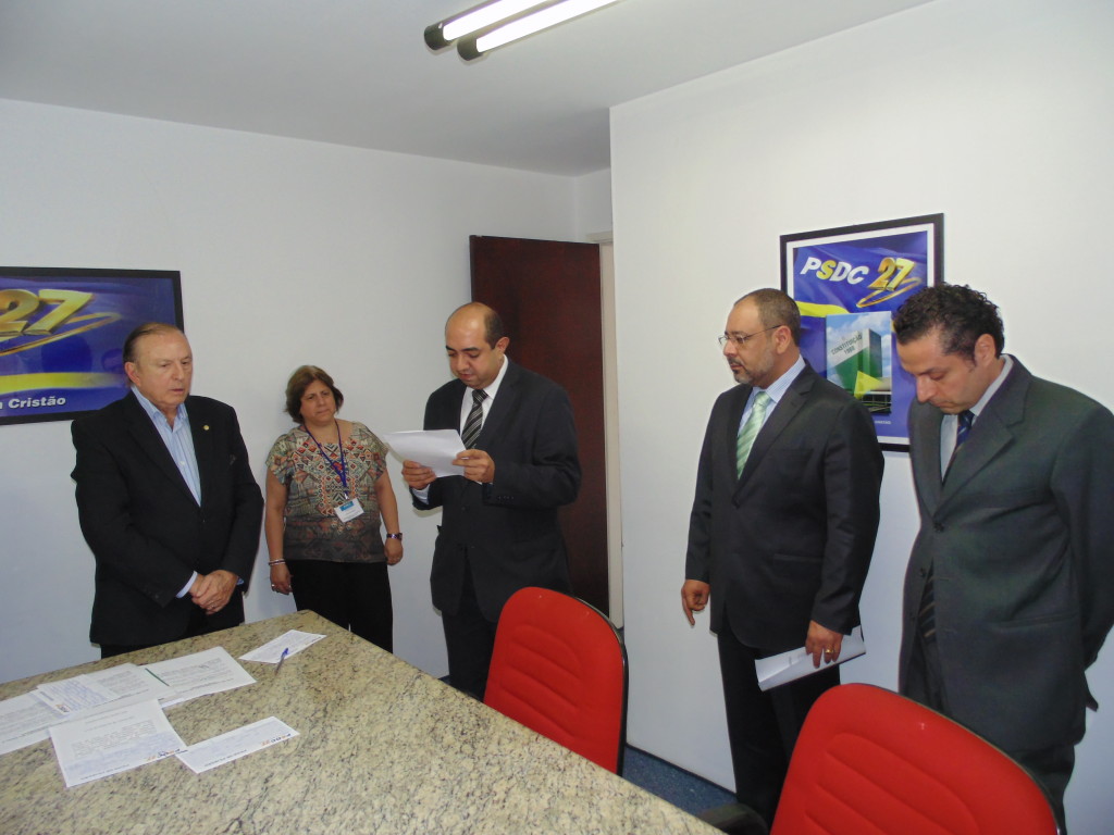 O Deputado Federal Constituinte José Maria Eymael, durante o ato de filiação dos novos Democrata Cristãos, Ricardo Bernardes, Marcelo Pereira e Roberto Nery. (Foto: Comunicação PSDC)