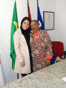 Deputada Glaucione Rodrigues com a líder do Movimento Contra Todo Tipo de Racismo e pela Igualdade de Oportunidades, do PSDC, Cleuza Amarante. A força da mulher na política. (Foto: Coordenadoria de comunicação)