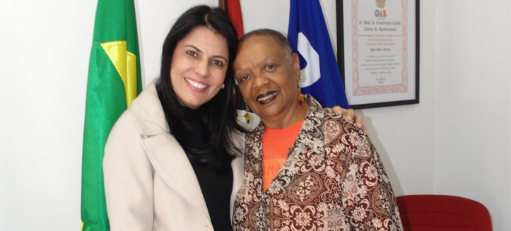 Deputada Glaucione Rodrigues com a líder do Movimento Contra Todo Tipo de Racismo e pela Igualdade de Oportunidades, do PSDC, Cleuza Amarante. A força da mulher na política. (Foto: Coordenadoria de comunicação)