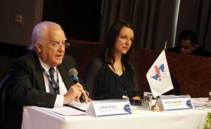 Jorge Ocejo Moreno, Presidente da ODCA - Organização Democrata Cristã das Américas e Kristin Wesemann, Diretora Regional da fundação Konrad Adenauer abrem os trabalhos do Foro.